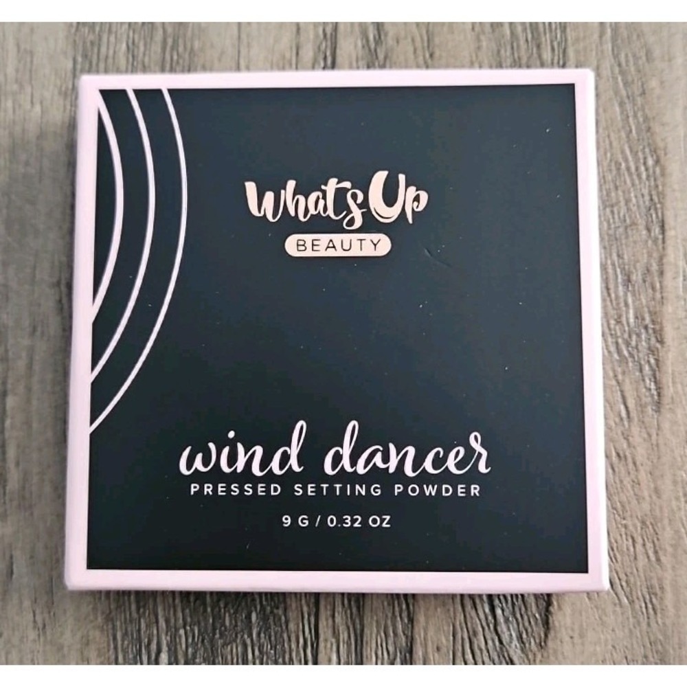 What's Up Beauty Wind Dancer Pressed Setting Powder – Medium – 9 g / 0.32 oz